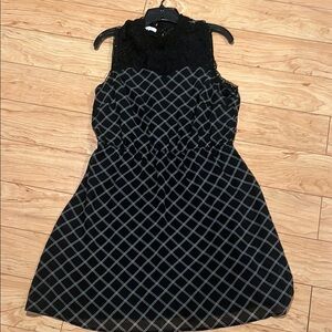 Chic Black and White Sleeveless Dress